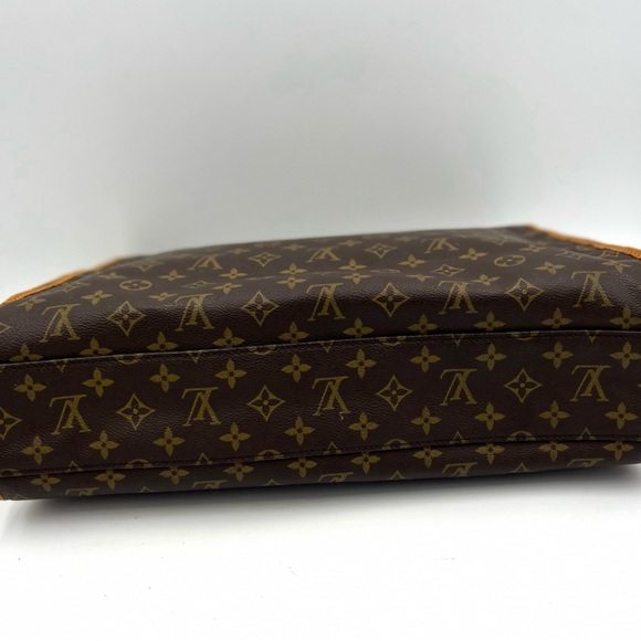 Louis Vuitton Beverly handbag. - Picture 4 of 8